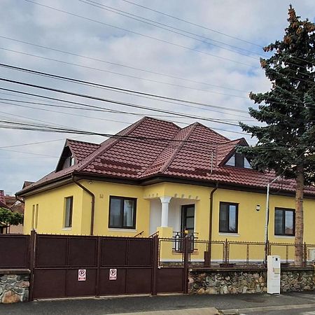 Yellow House Sibiu Dış mekan fotoğraf