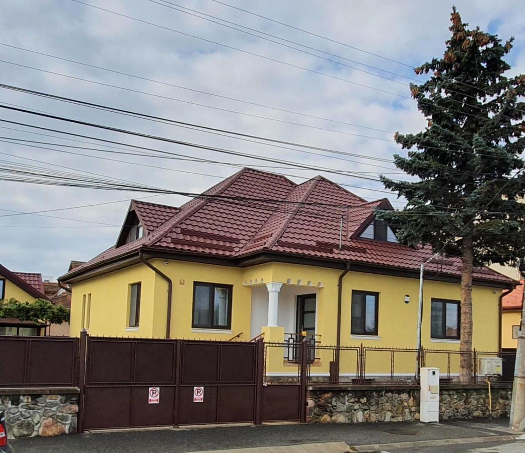 Yellow House Sibiu Dış mekan fotoğraf
